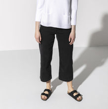 Load image into Gallery viewer, BIRKENSTOCK Arizona Black BF Softbed Slides