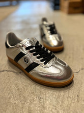Load image into Gallery viewer, GOODSOLE Parallel Sneaker in Silver/Black Leather