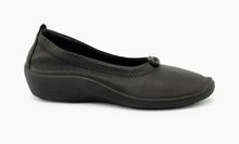 Load image into Gallery viewer, ARCOPEDICO Cabrera Black Ladies Ballet Flat