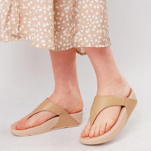 Load image into Gallery viewer, Fitflop Lulu Beige Leather Toe Post Sandal