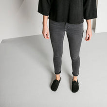 Load image into Gallery viewer, BIRKENSTOCK Boston Shearling Black Suede Clogs