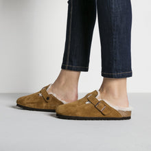 Load image into Gallery viewer, Birkenstock Shearling Mink Suede Clogs
