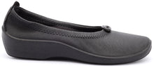 Load image into Gallery viewer, Arcopedico L1 Black Ballet Flat
