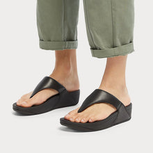 Load image into Gallery viewer, Fitflop Lulu Black Leather Toe Post Sandal