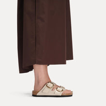 Load image into Gallery viewer, BIRKENSTOCK Arizona Big Buckle High Shine Oyster Leather Patent Slides
