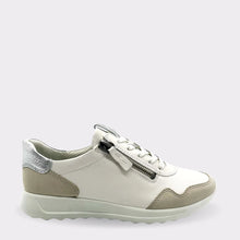 Load image into Gallery viewer, ECCO Flexure White/Gravel/Silver Leather Sneaker
