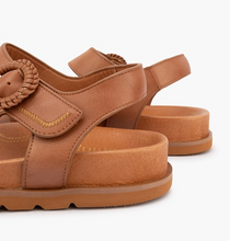 Load image into Gallery viewer, SILVER LINING Hudson Leather Sandal in Tan
