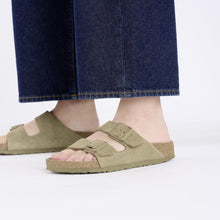 Load image into Gallery viewer, BIRKENSTOCK Arizona Softbed Faded Khaki Suede Slides
