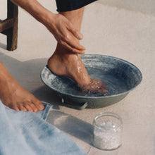 Load image into Gallery viewer, BIRKENSTOCK Foot Care Essentials - Relaxing Bath Salts
