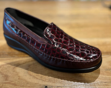 TESSELLI Irene Bordeau Croc Ladies Patent Loafer