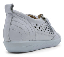 Load image into Gallery viewer, Tesselli XD Belair White Ladies Leather Zip Sneaker
