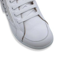 Load image into Gallery viewer, Tesselli XD Belair White Ladies Leather Zip Sneaker
