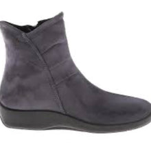 Load image into Gallery viewer, Arcopedico L19 Ankle boot grey

