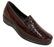 Load image into Gallery viewer, Tesselli Irene Bordeaux Loafer | Soul 2 Sole Shoes
